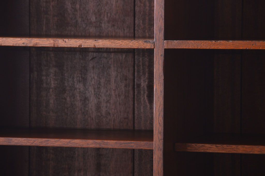 アンティーク家具　和製アンティーク　特大サイズ!古い木の重厚な縦型マス目棚(3)