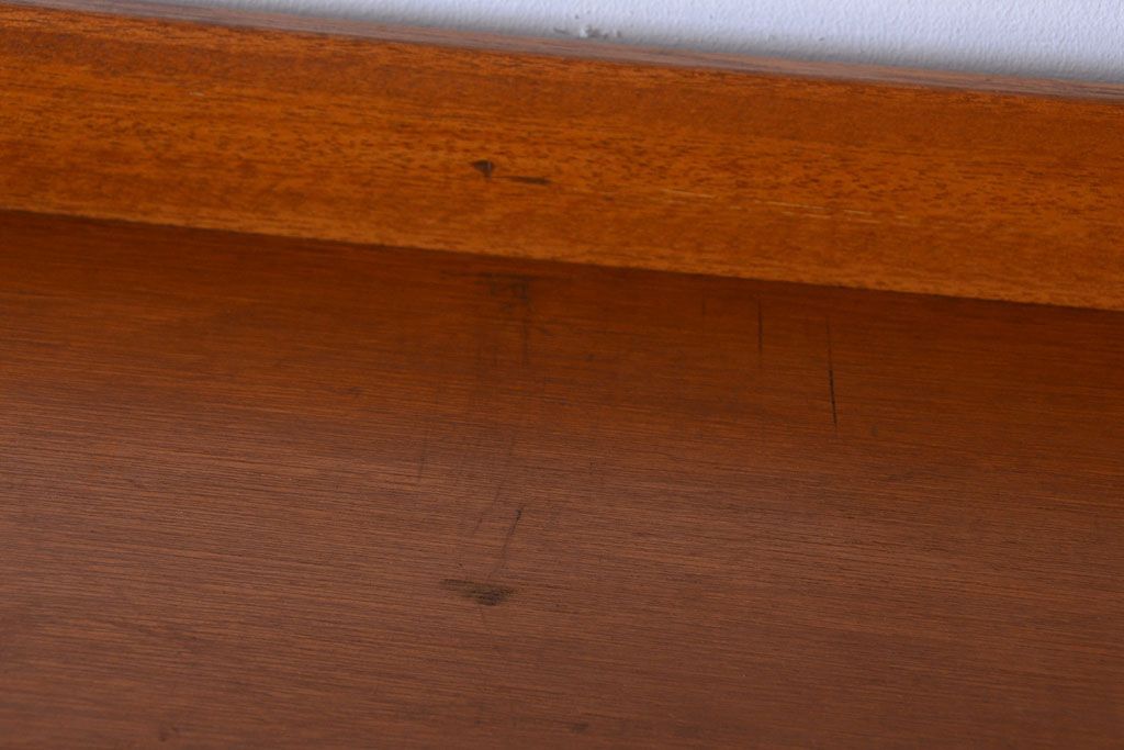 レトロ家具　和製アンティーク　レトロな古い木製の本棚