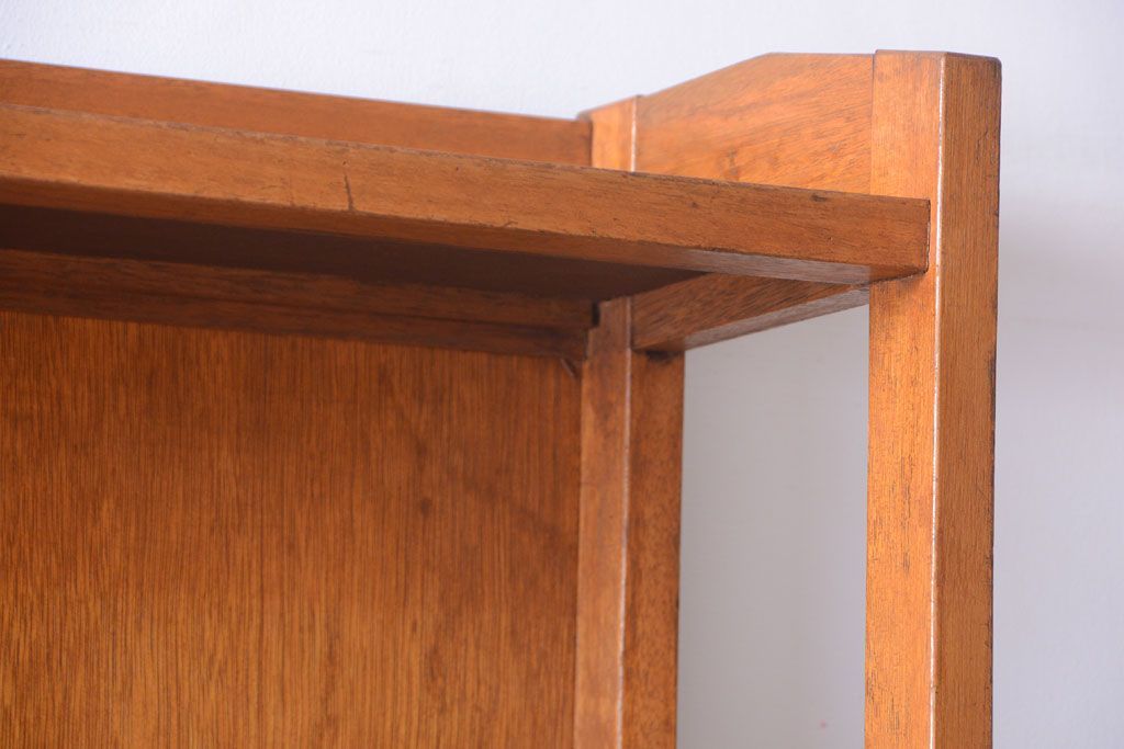 レトロ家具　和製アンティーク　レトロな古い木製の本棚