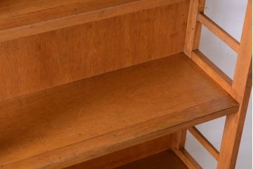 レトロ家具　和製アンティーク　レトロな古い木製の本棚