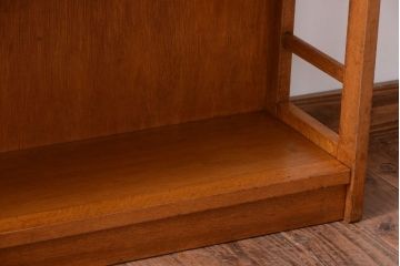 レトロ家具　和製アンティーク　レトロな古い木製の本棚