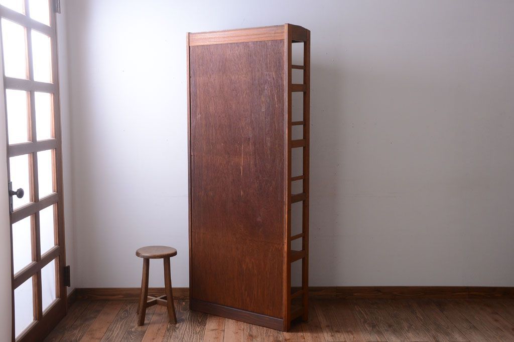 レトロ家具　和製アンティーク　レトロな古い木製の本棚