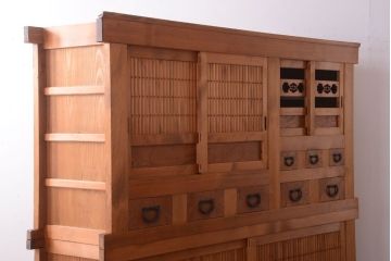 アンティーク家具　古民具・骨董　丸桟仕上げのアンティーク重ね木味水屋箪笥