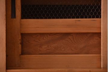 アンティーク家具　古民具・骨董　丸桟仕上げのアンティーク重ね木味水屋箪笥