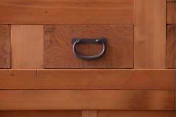 アンティーク家具　古民具・骨董　丸桟仕上げのアンティーク重ね木味水屋箪笥