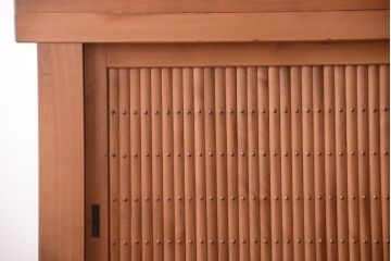 アンティーク家具　古民具・骨董　丸桟仕上げのアンティーク重ね木味水屋箪笥