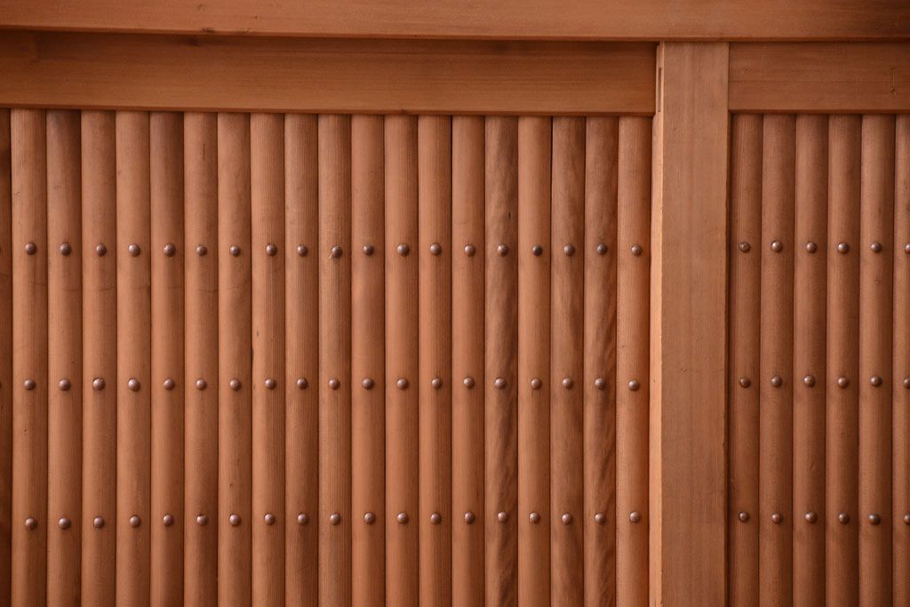 アンティーク家具　古民具・骨董　丸桟仕上げのアンティーク重ね木味水屋箪笥