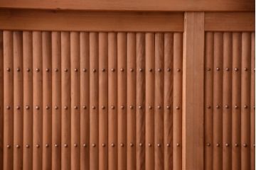 アンティーク家具　古民具・骨董　丸桟仕上げのアンティーク重ね木味水屋箪笥