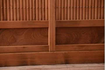 アンティーク家具　古民具・骨董　丸桟仕上げのアンティーク重ね木味水屋箪笥