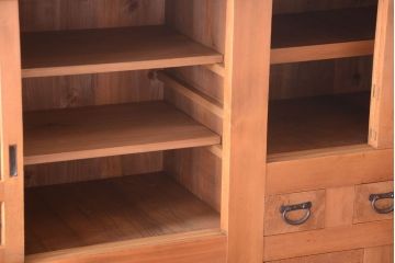 アンティーク家具　古民具・骨董　丸桟仕上げのアンティーク重ね木味水屋箪笥