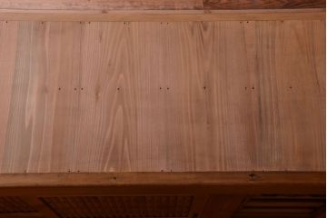 アンティーク家具　古民具・骨董　丸桟仕上げのアンティーク重ね木味水屋箪笥