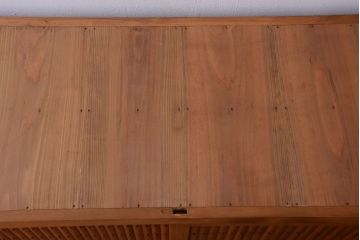 アンティーク家具　古民具・骨董　丸桟仕上げのアンティーク重ね木味水屋箪笥