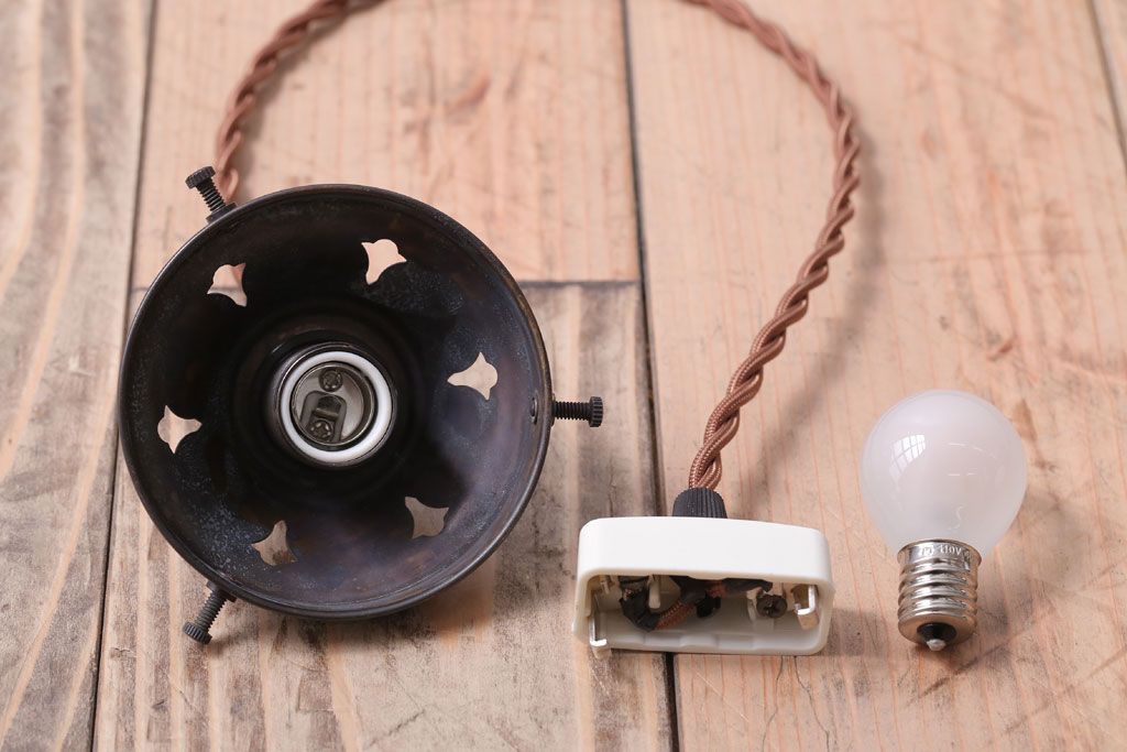 古民具・骨董　飾り房付き　アンティーク吊り下げ照明