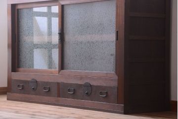 アンティーク家具　古民具・骨董　結霜ガラス引き戸のアンティーク水屋箪笥