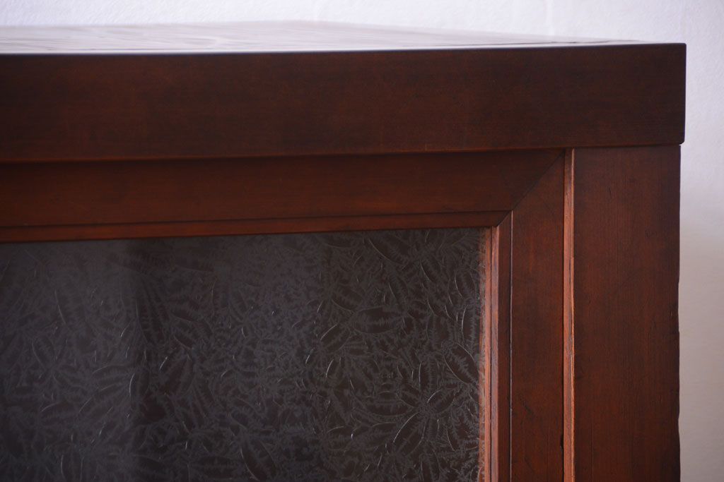 アンティーク家具　古民具・骨董　結霜ガラス引き戸のアンティーク水屋箪笥