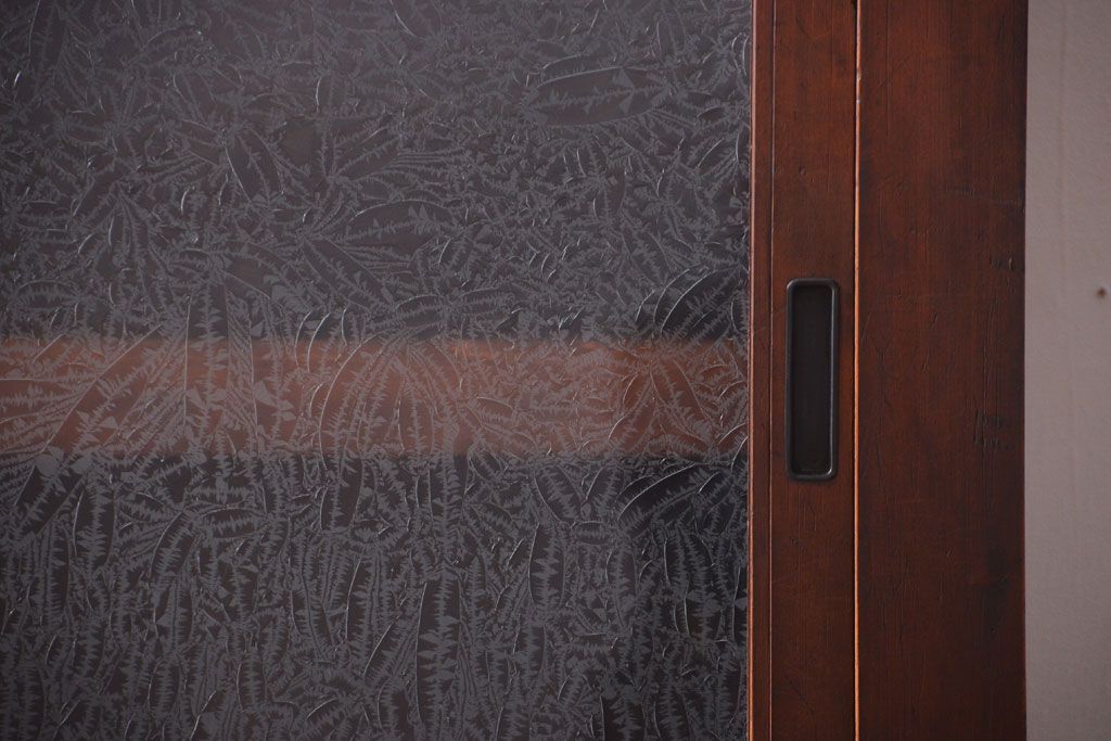 アンティーク家具　古民具・骨董　結霜ガラス引き戸のアンティーク水屋箪笥