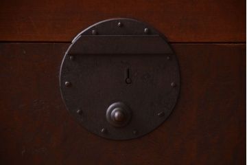 アンティーク家具　古民具・骨董　結霜ガラス引き戸のアンティーク水屋箪笥