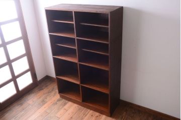 アンティーク家具　和製アンティーク　縦型!古い木の重厚な特大マス目棚(収納棚、飾り棚)