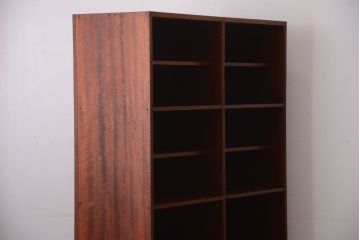 アンティーク家具　和製アンティーク　縦型!古い木の重厚な特大マス目棚(収納棚、飾り棚)