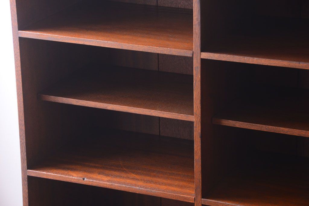 アンティーク家具　和製アンティーク　縦型!古い木の重厚な特大マス目棚(収納棚、飾り棚)