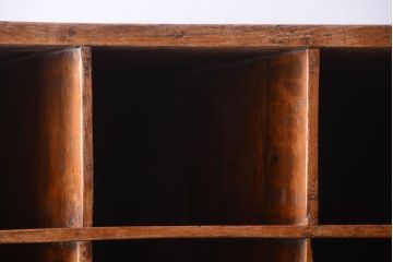 アンティーク家具　アンティーク調　木製の大きなマス目棚