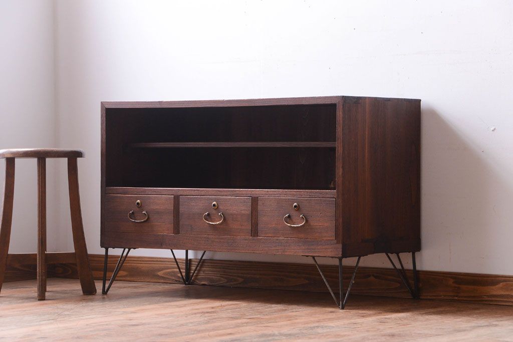 アンティーク家具　和製アンティーク　鉄脚付き!古い木の3杯引き出しローボード