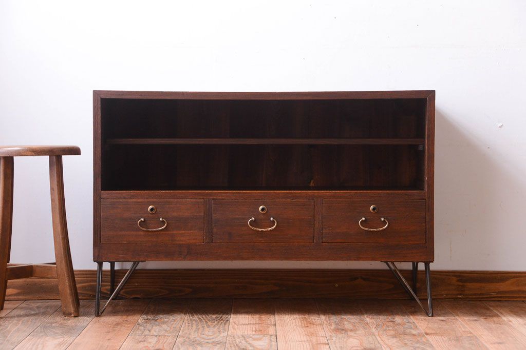 アンティーク家具　和製アンティーク　鉄脚付き!古い木の3杯引き出しローボード