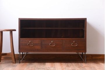 アンティーク家具　和製アンティーク　鉄脚付き!古い木の3杯引き出しローボード