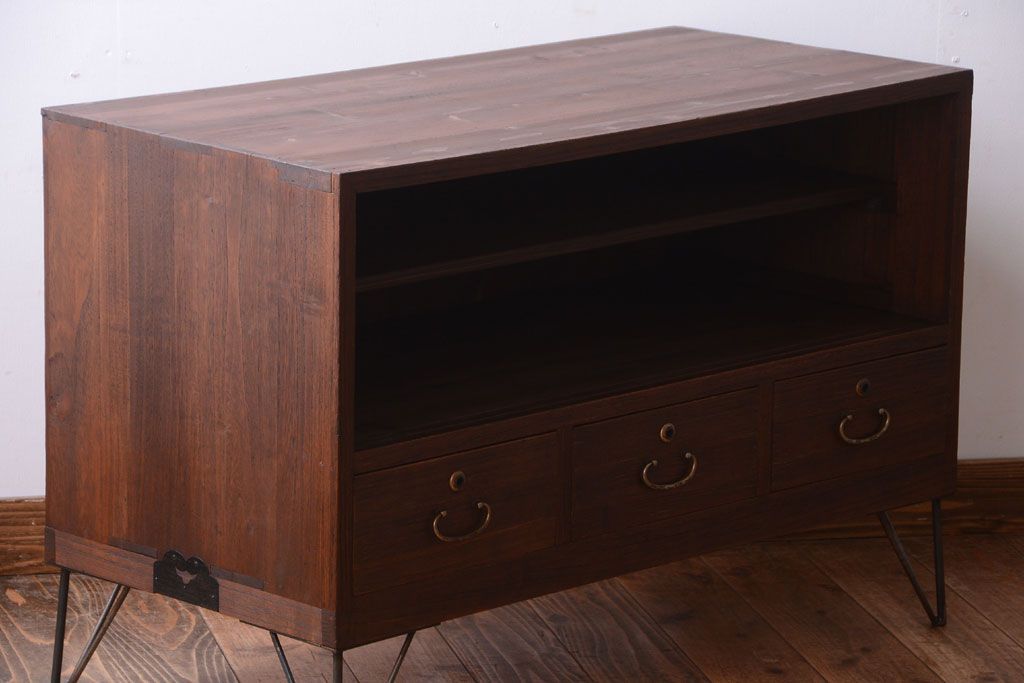 アンティーク家具　和製アンティーク　鉄脚付き!古い木の3杯引き出しローボード