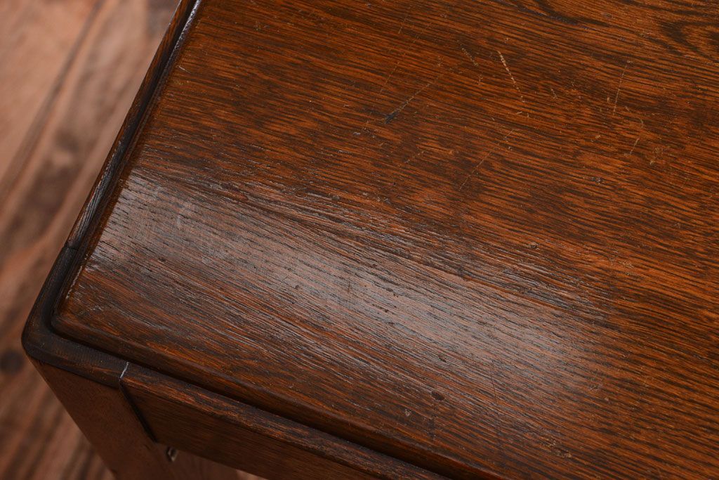 アンティーク家具　和製アンティーク　日本楽器(YAMAHA)製　ナラ材のサイドテーブル(飾り台)