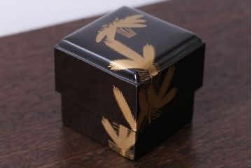 アンティーク雑貨　アンティーク　大正〜昭和初期　木製蒔絵小箱(漆器)