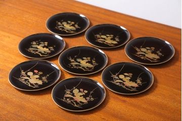 アンティーク雑貨　アンティーク　古い蒔絵の木製皿　8枚セット(漆器)