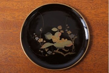 アンティーク雑貨　アンティーク　古い蒔絵の木製皿　8枚セット(漆器)