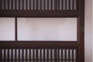 古民具・骨董　裏障子付き!古い木のガラス帯格子戸2枚セット