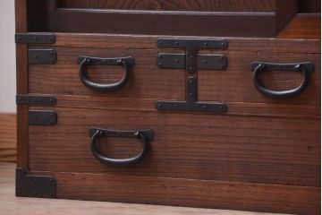 アンティーク家具　古民具・骨董　厚手金具の時代箪笥ローボード(1)