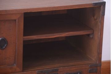 アンティーク家具　古民具・骨董　厚手金具の時代箪笥ローボード(1)