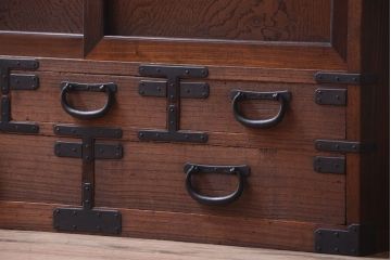 アンティーク家具　古民具・骨董　厚手金具の時代箪笥ローボード(2)