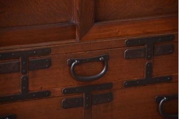 アンティーク家具　古民具・骨董　厚手金具の時代箪笥ローボード(2)