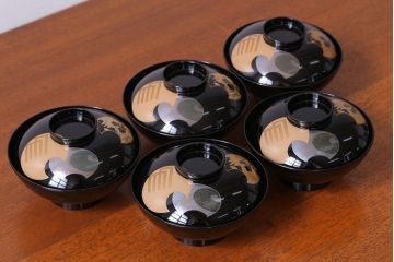 アンティーク雑貨　和製アンティーク　大正〜昭和初期　輪島塗木製蒔絵椀5客(2)