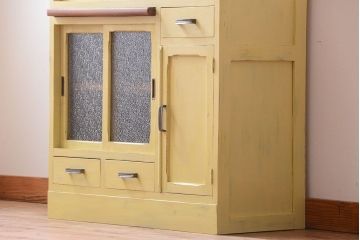 アンティーク家具　アンティークペイント　作業台付き!小さなキッチンキャビネット(食器棚・カップボード)