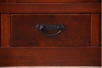 中古　民芸家具　楡材　総無垢　四枚引き戸の高級水屋箪笥