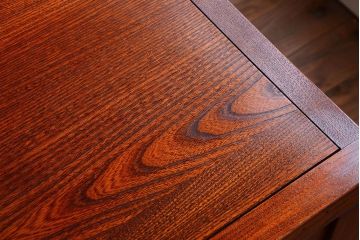 中古　民芸家具　楡材　総無垢　四枚引き戸の高級水屋箪笥