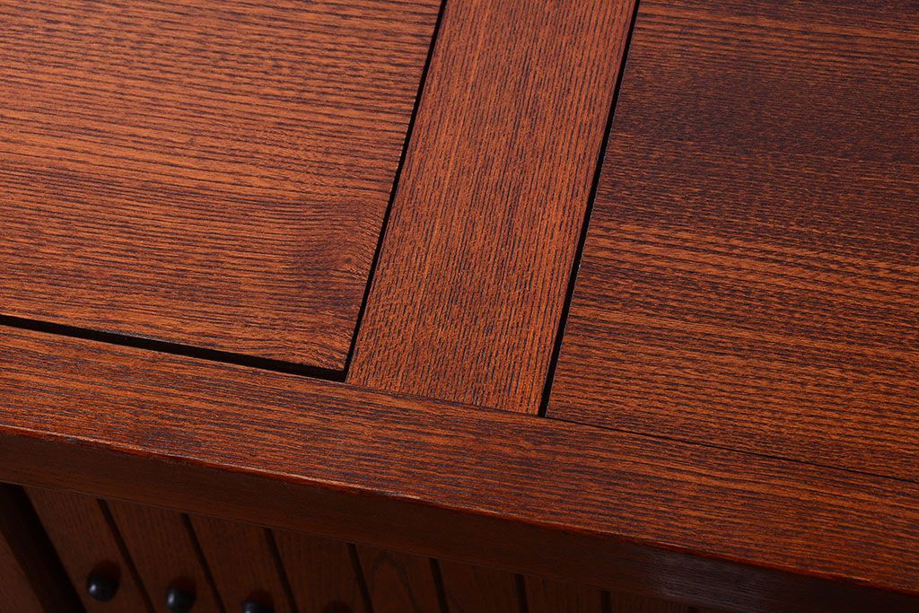 中古　民芸家具　楡材　総無垢　四枚引き戸の高級水屋箪笥