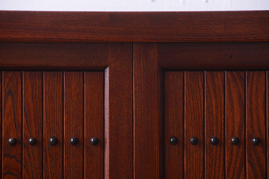 中古　民芸家具　楡材　総無垢　四枚引き戸の高級水屋箪笥