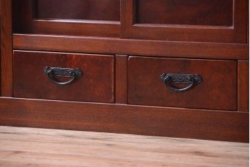 中古　民芸家具　楡材　総無垢　四枚引き戸の高級水屋箪笥