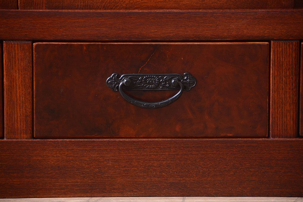 中古　民芸家具　楡材　総無垢　四枚引き戸の高級水屋箪笥