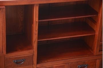 中古　民芸家具　楡材　総無垢　四枚引き戸の高級水屋箪笥