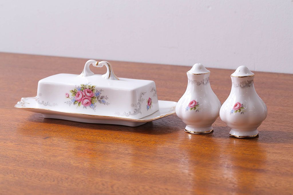アンティーク雑貨　イギリス　Royal Albert(ロイヤルアルバート)　Tranquillity(トランキュリティ)シリーズ　バターディッシュ・調味料入れ3点セット