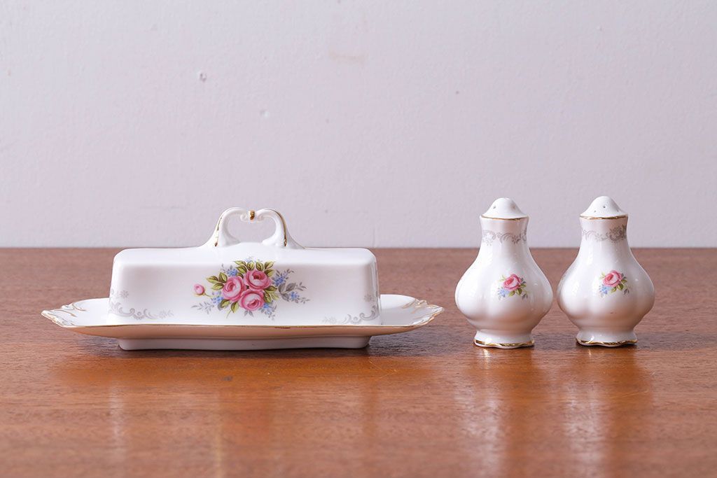 アンティーク雑貨　イギリス　Royal Albert(ロイヤルアルバート)　Tranquillity(トランキュリティ)シリーズ　バターディッシュ・調味料入れ3点セット