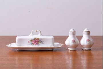 アンティーク雑貨　イギリス　Royal Albert(ロイヤルアルバート)　Tranquillity(トランキュリティ)シリーズ　バターディッシュ・調味料入れ3点セット